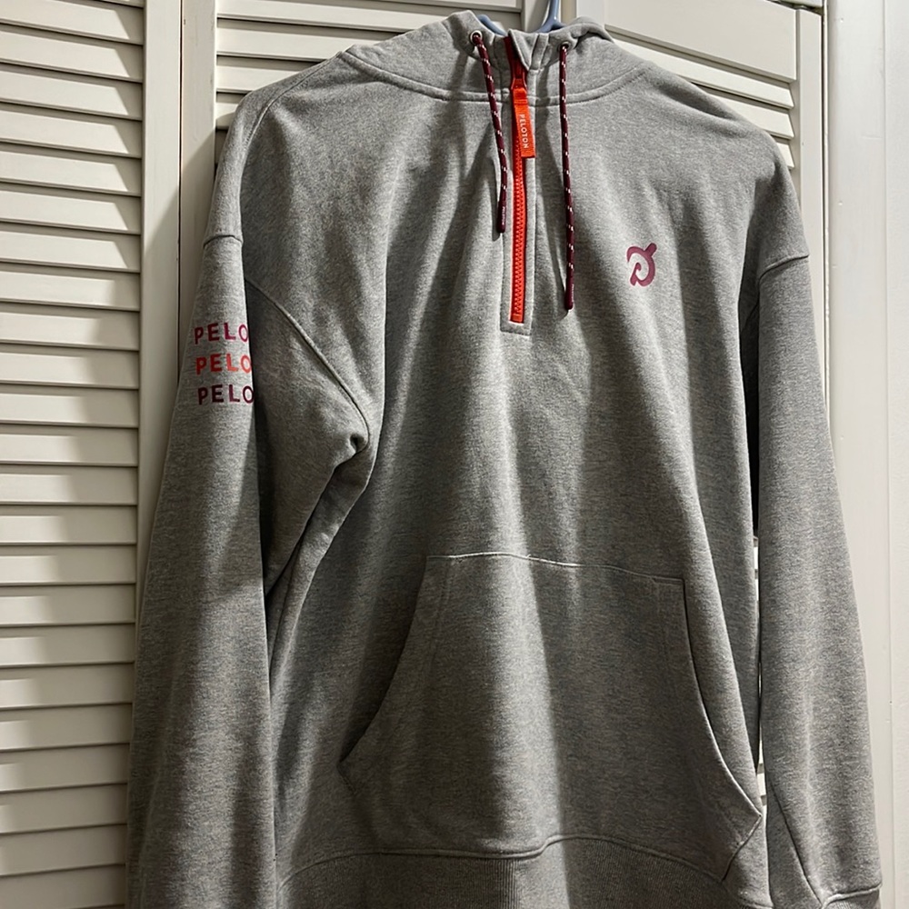 Peloton zip up
